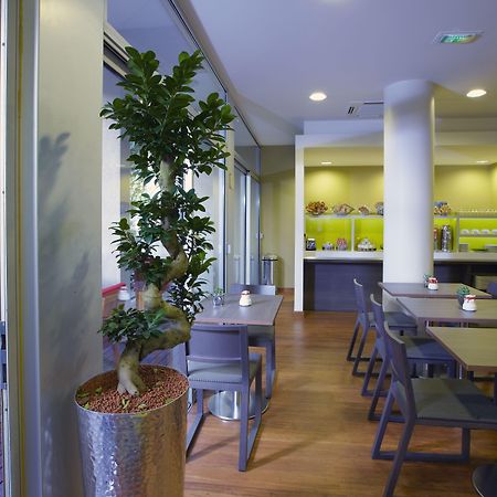 Aparthotel Citadines Montparnasse Parigi Esterno foto