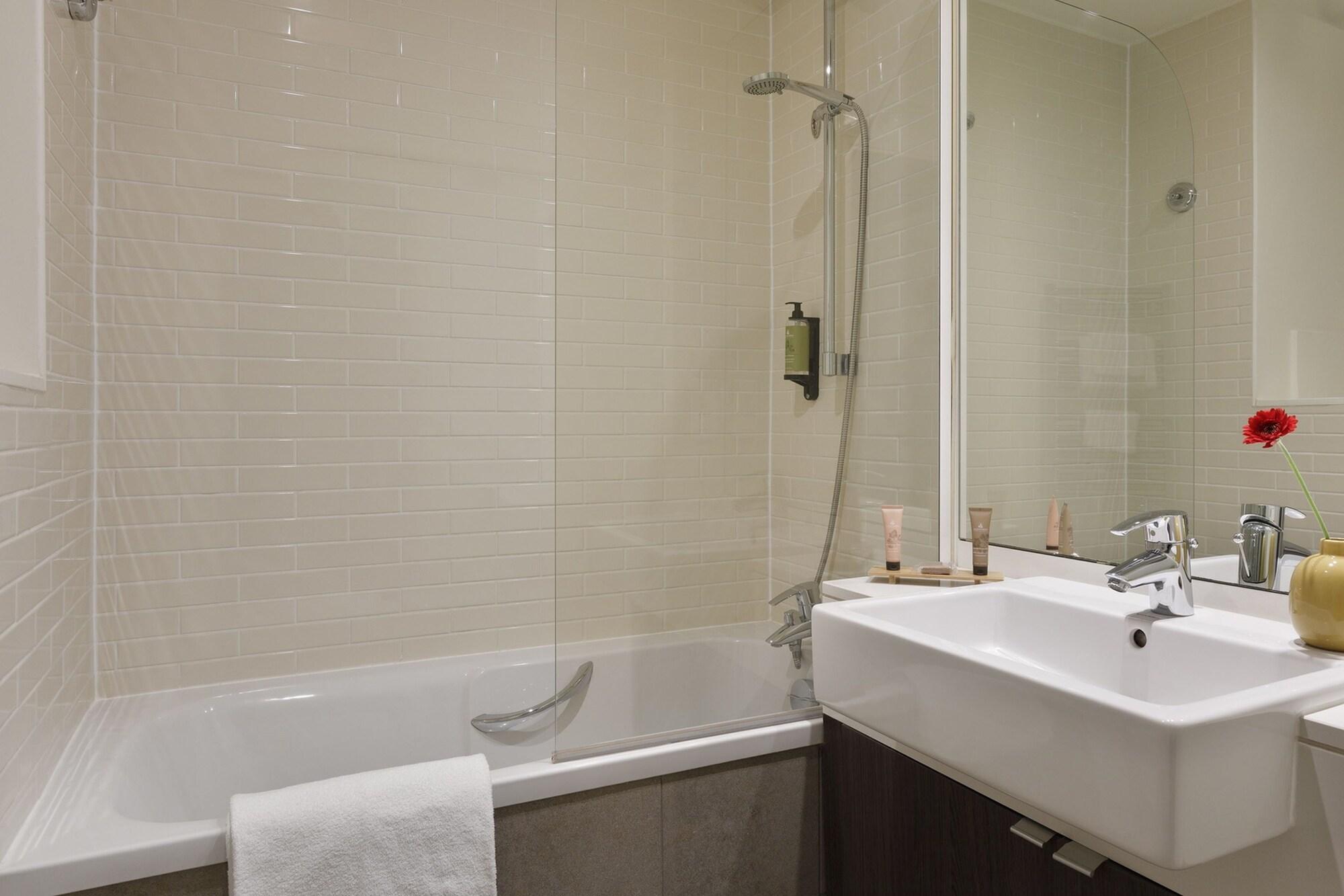 Aparthotel Citadines Montparnasse Parigi Esterno foto