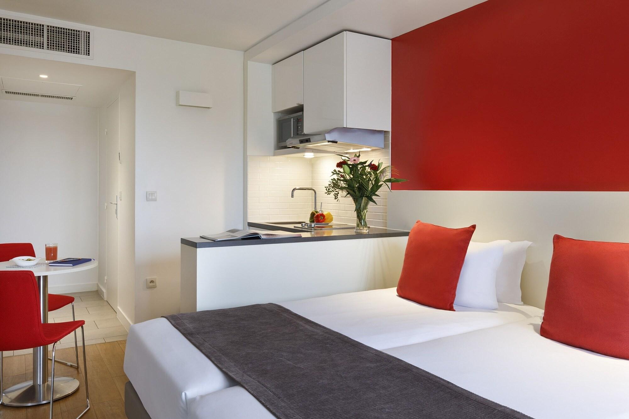 Aparthotel Citadines Montparnasse Parigi Esterno foto